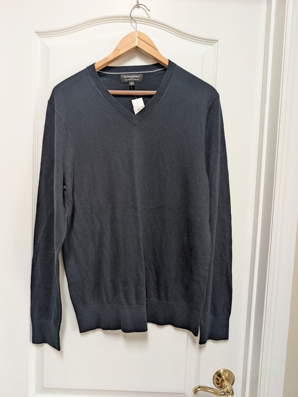 Banana Republic Luxe Sweater Collection V-Neck Navy Men's M NWT